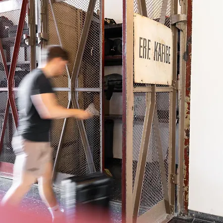 Industriepalast Ostello *