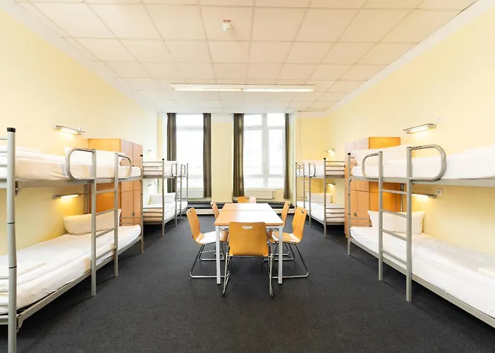 Industriepalast Hostal *