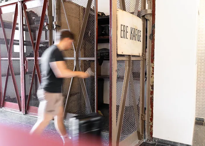 Industriepalast Hostal *