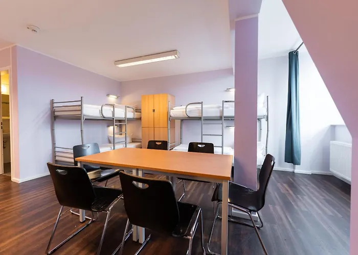 Industriepalast Hostal