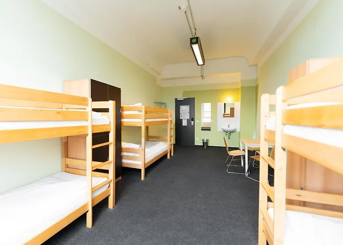 Industriepalast Hostal *